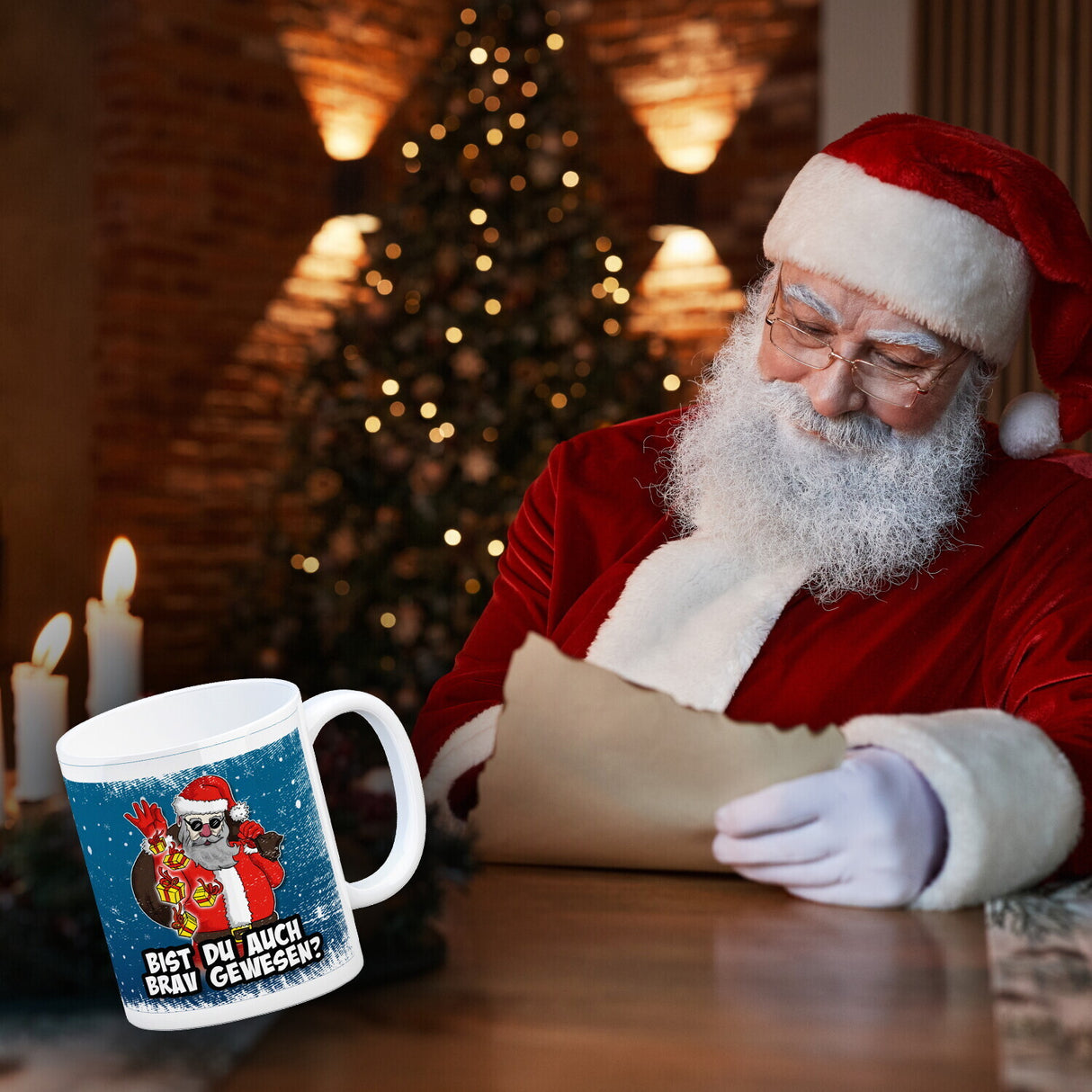 Bist du auch brav gewesen? Kaffeebecher mit coolem Weihnachtsmann
