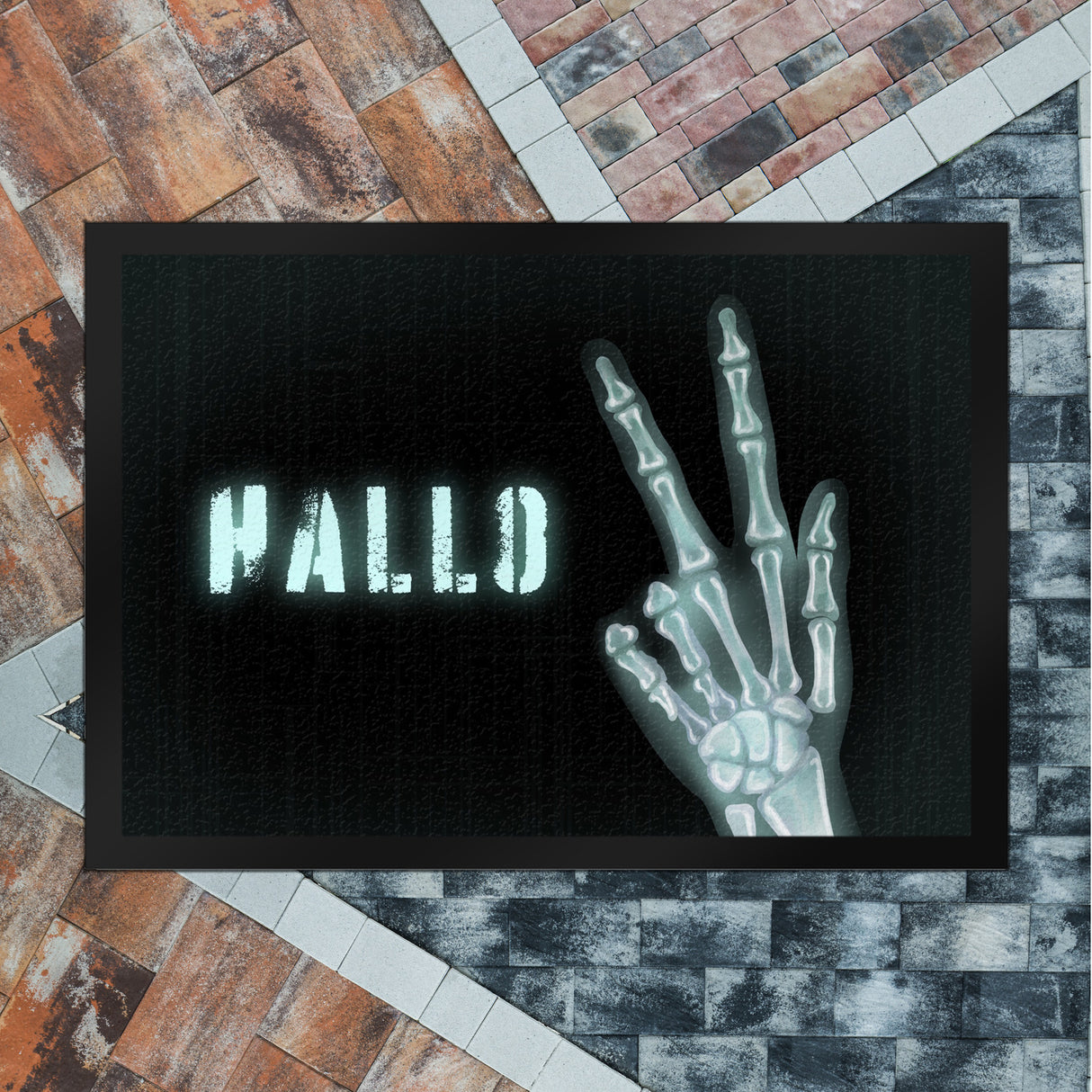 Hallo Fußmatte mit Röntgenbild von Hand mit Peacezeichen