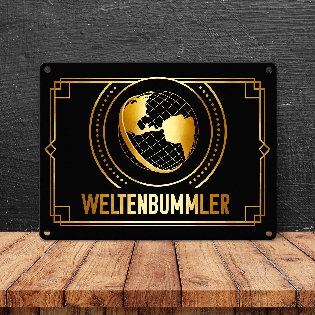 Weltenbummler Metallschild mit goldenem Globus und Reisemotiv