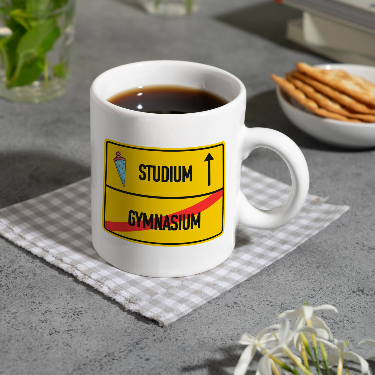 Studium Ortsschild Kaffeebecher zum Studienbeginn