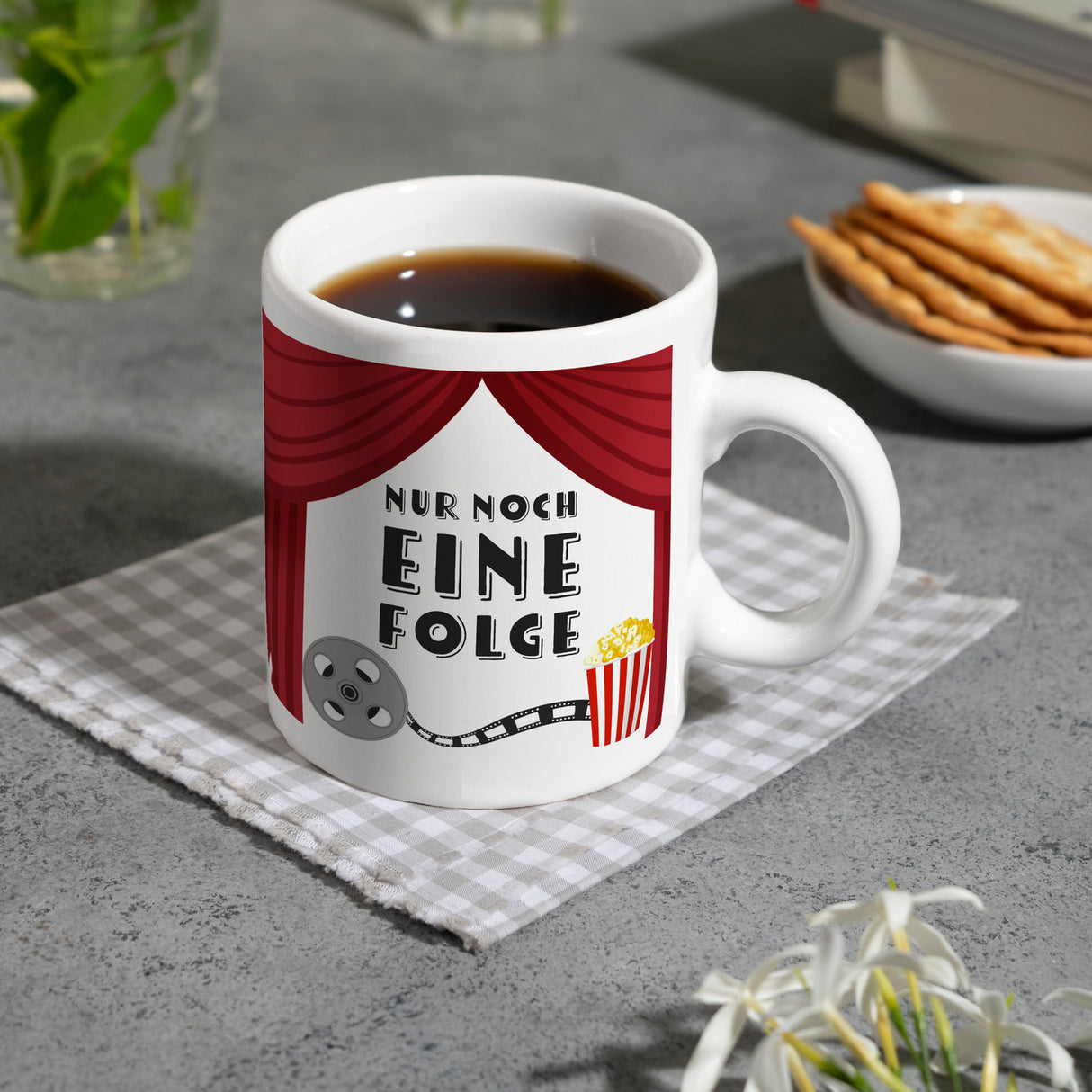 Nur noch eine Folge Kaffeebecher für Serienjunkies