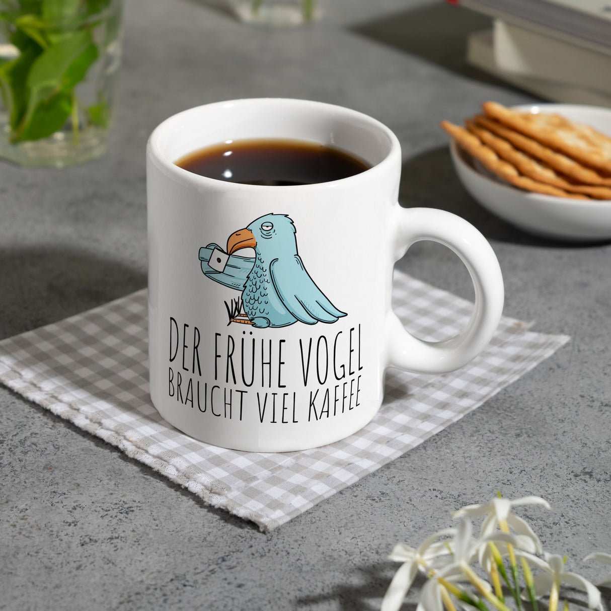 Der frühe Vogel braucht viel Kaffee Kaffeebecher