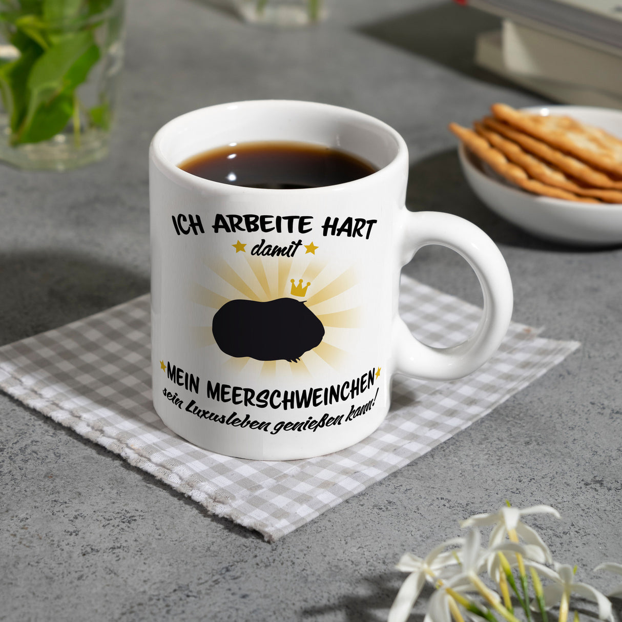 Ich arbeite hart für das Luxusleben meines Meerschweinchens Haustier Kaffeebecher
