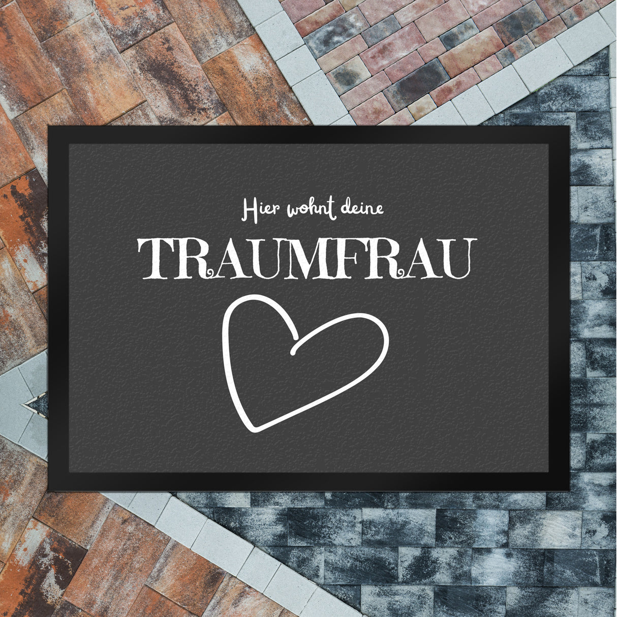 Traumfrau Fußmatte in 35x50 cm mit Spruch Hier wohnt deine Traumfrau