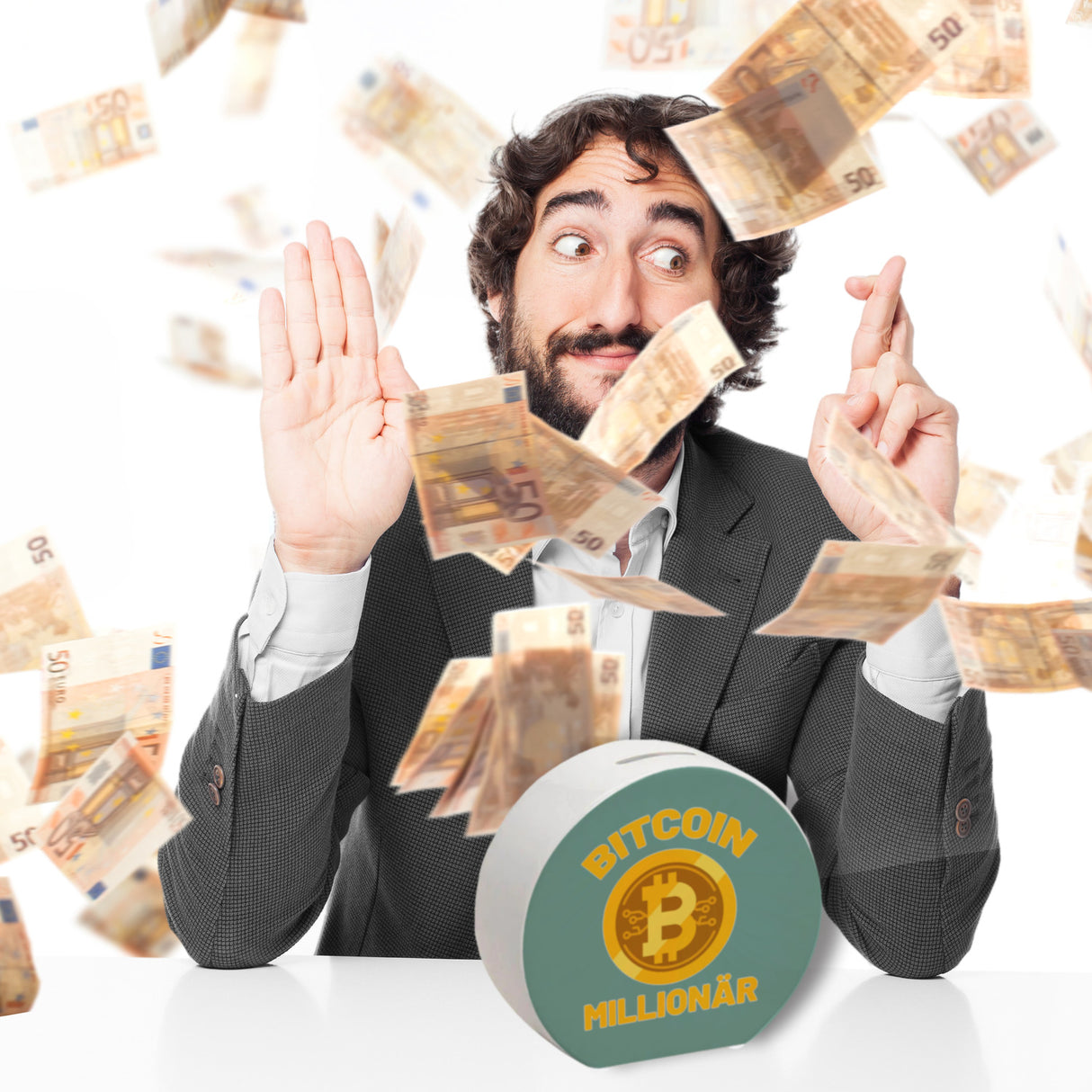 Bitcoin Millionär Spardose mit grünem Hintergrund und Kryptowährung
