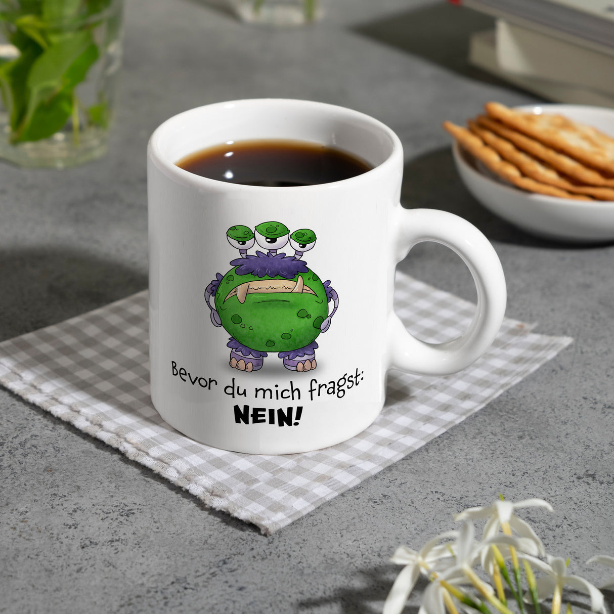 Freches Monster -lila Kaffeebecher mit lustigem Spruch