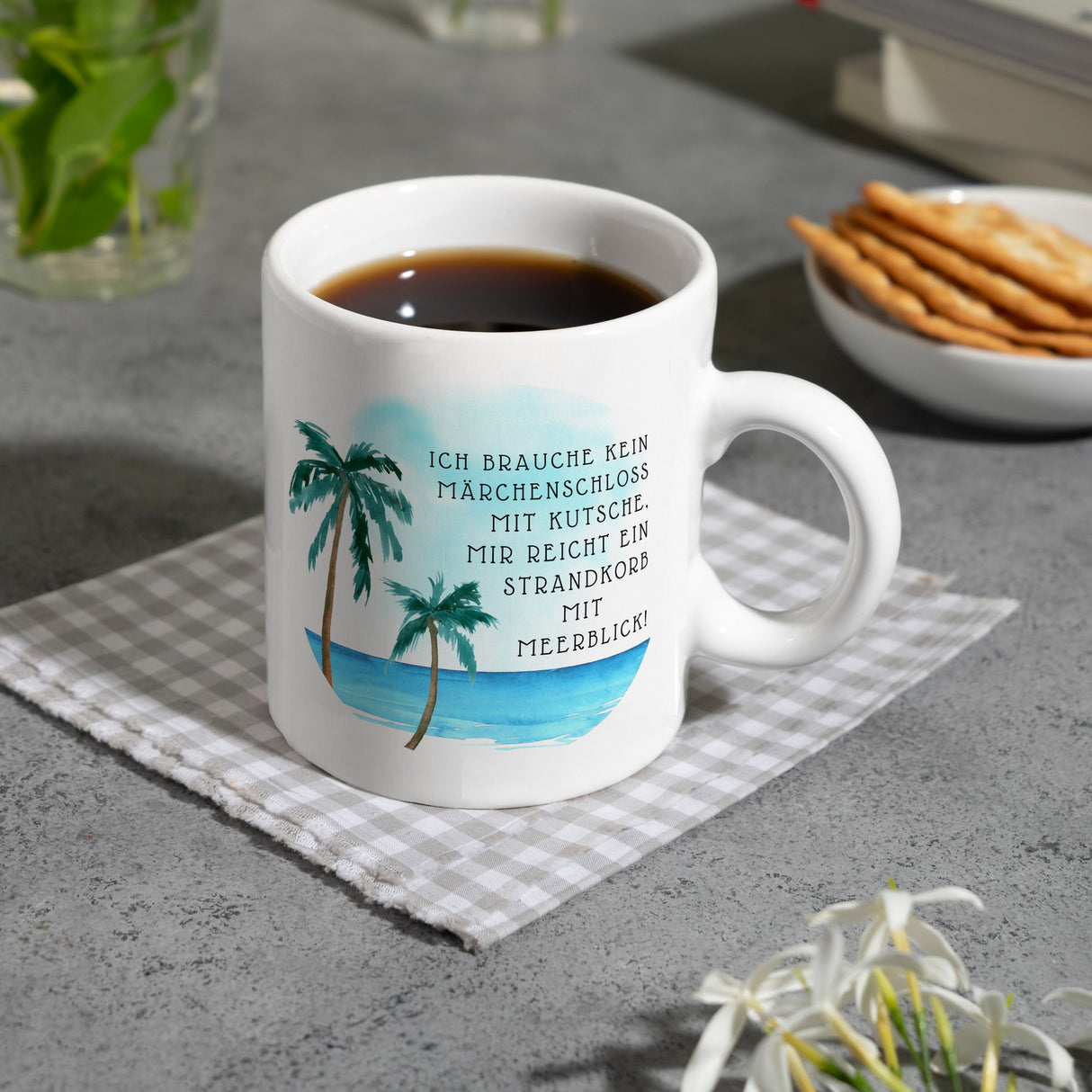 Strandkorb und Meerblick Kaffeebecher mit Spruch
