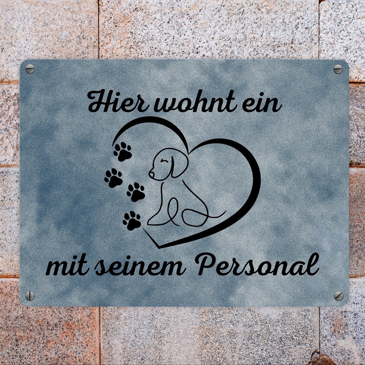 Hier wohnt ein Hund mit seinem Personal Metallschild in 15x20 cm