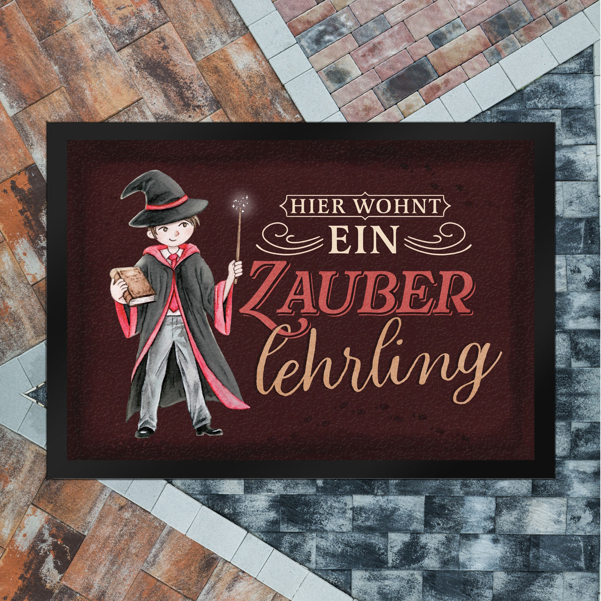 Zauberlehrling Fußmatte in 35x50 cm mit Zauberschüler mit dunklem Hintergrund