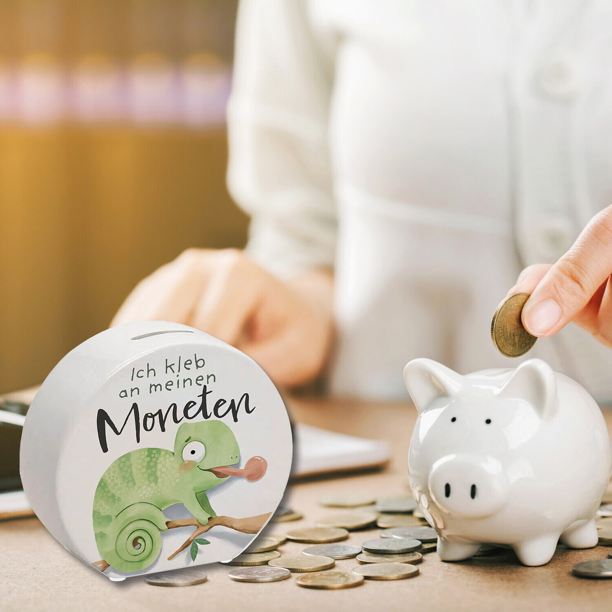 Chamäleon Spardose mit Spruch Ich kleb an meinen Moneten