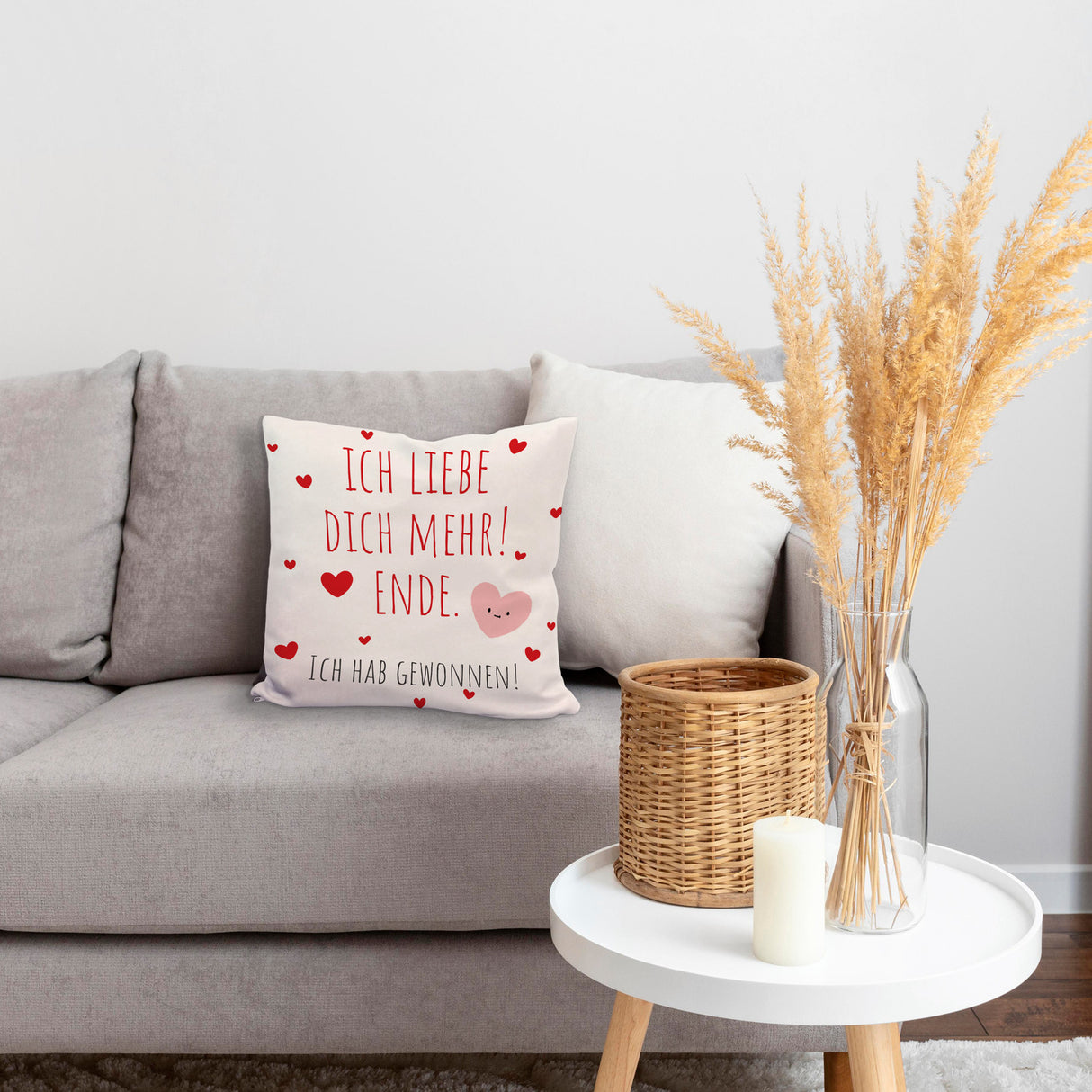 Herzen Kissen mit Spruch Ich liebe dich mehr! Ende.