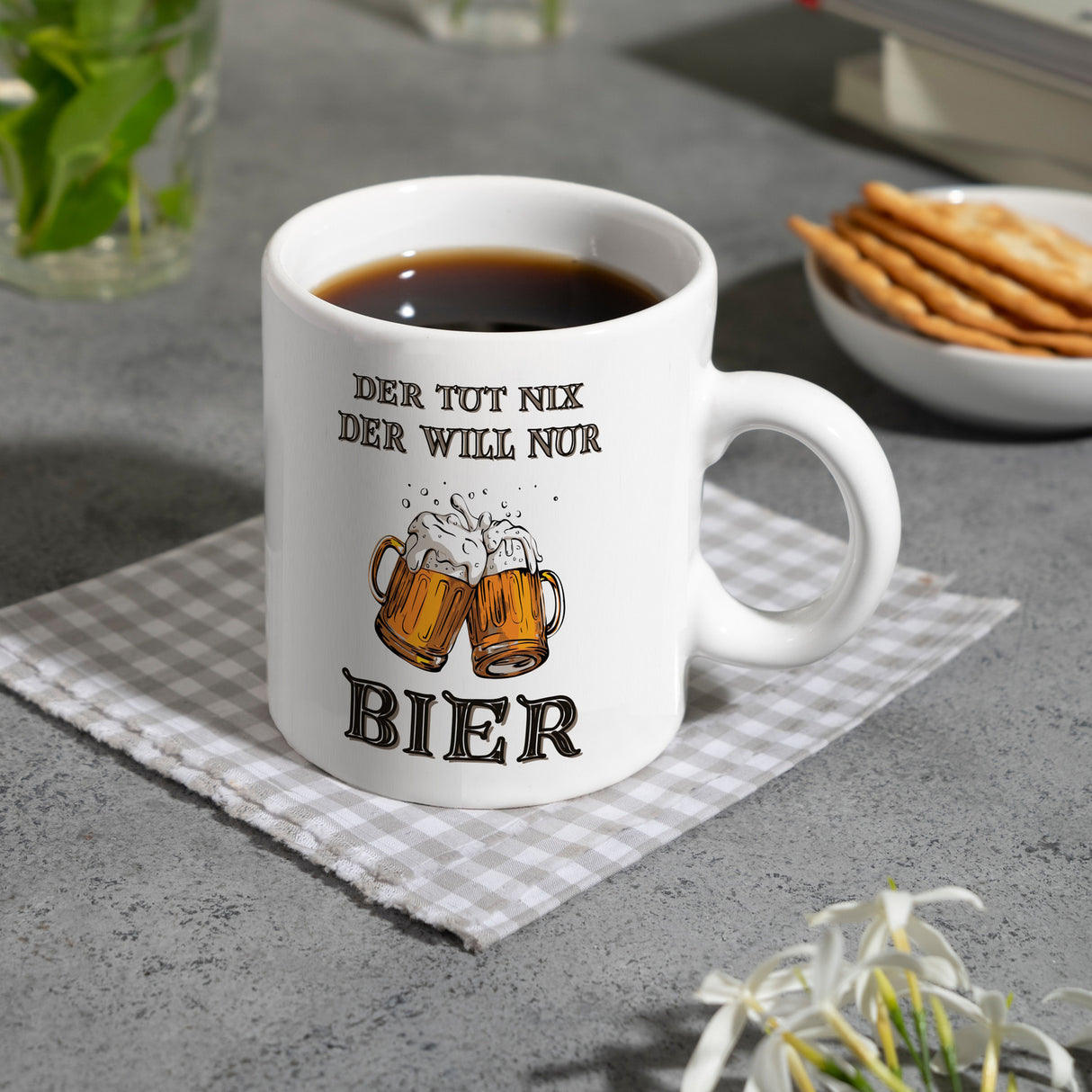 Bier Kaffeebecher mit Spruch Der tut nix der will nur Bier