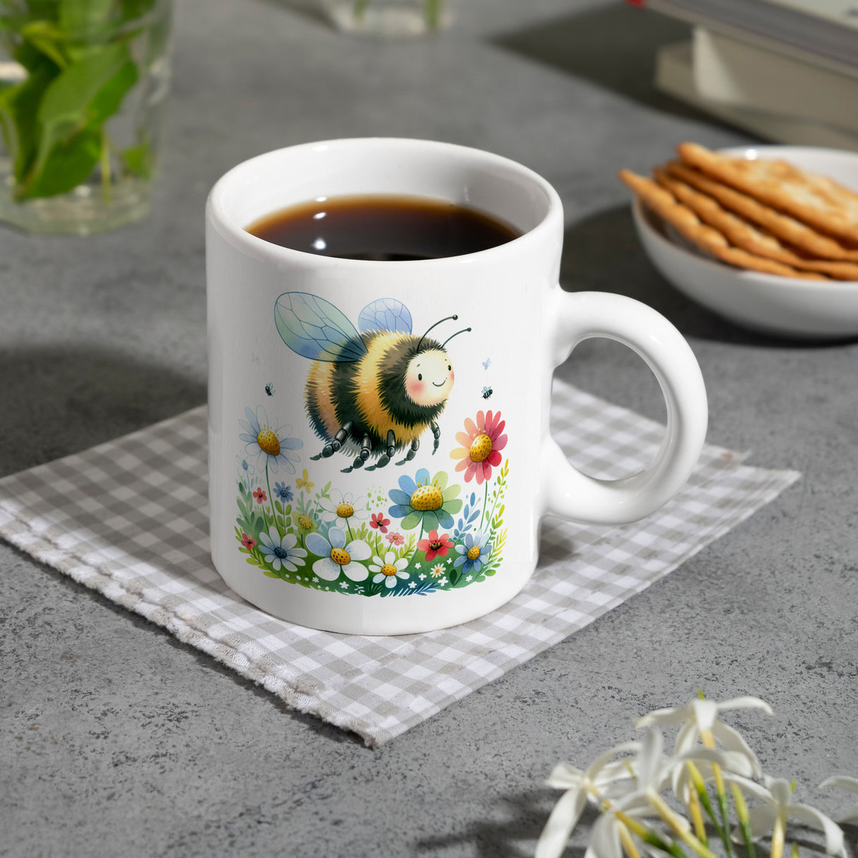 Hummel auf Blumenwiese Kaffeebecher