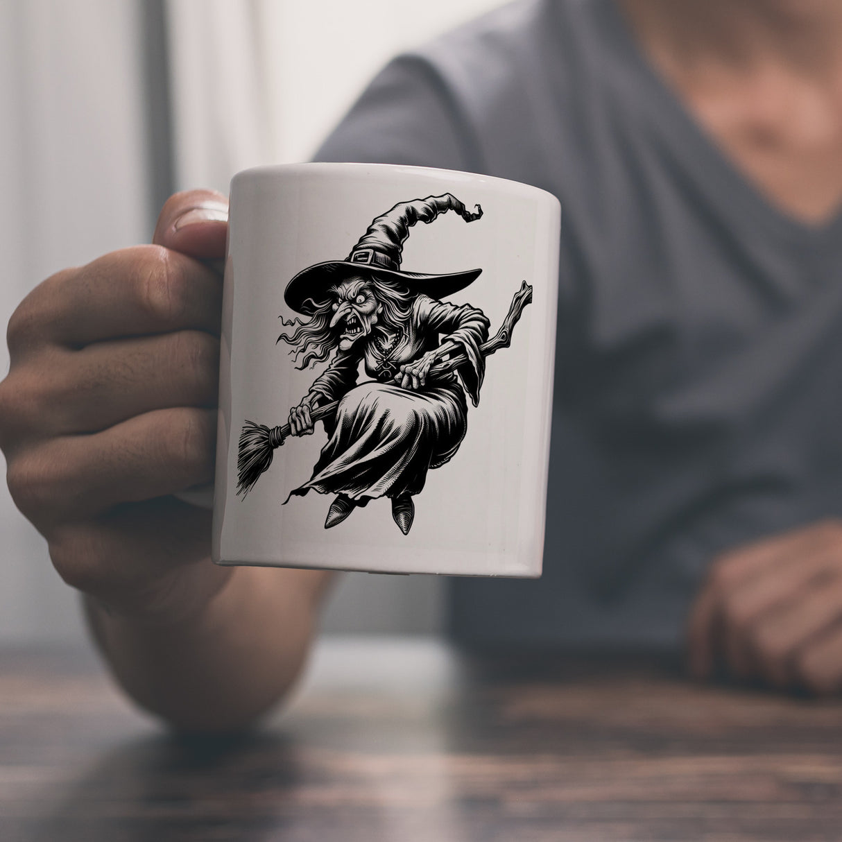 Böse Hexe auf Besen Kaffeebecher