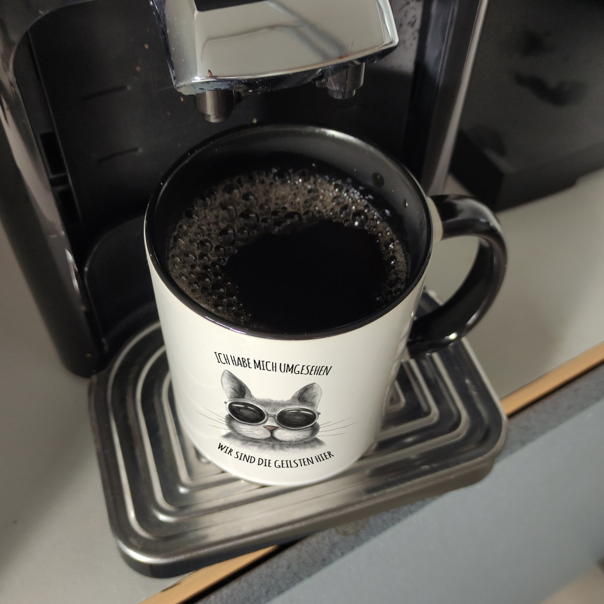 Wir sind die geilsten hier Katze Kaffeebecher