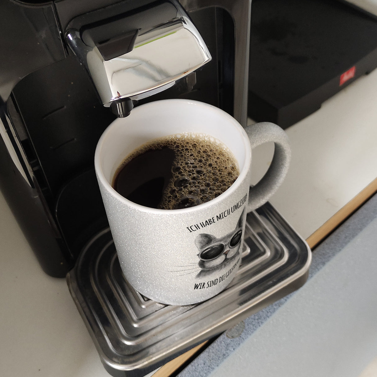 Wir sind die geilsten hier Katze Kaffeebecher