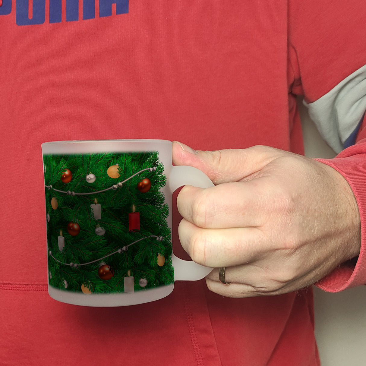 Kaffeebecher mit fotorealistischem Weihnachtsbaum Motiv
