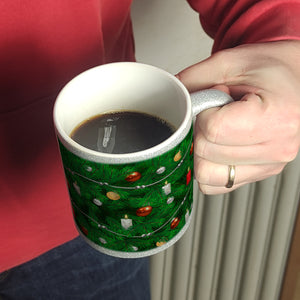Kaffeebecher mit fotorealistischem Weihnachtsbaum Motiv