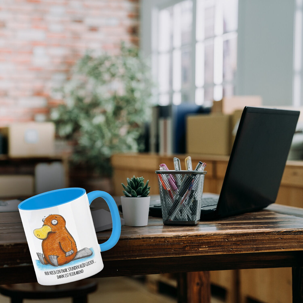 Nur noch ein paar Stunden blöd gucken, dann ist Feierabend Kaffeebecher mit Schnabeltier