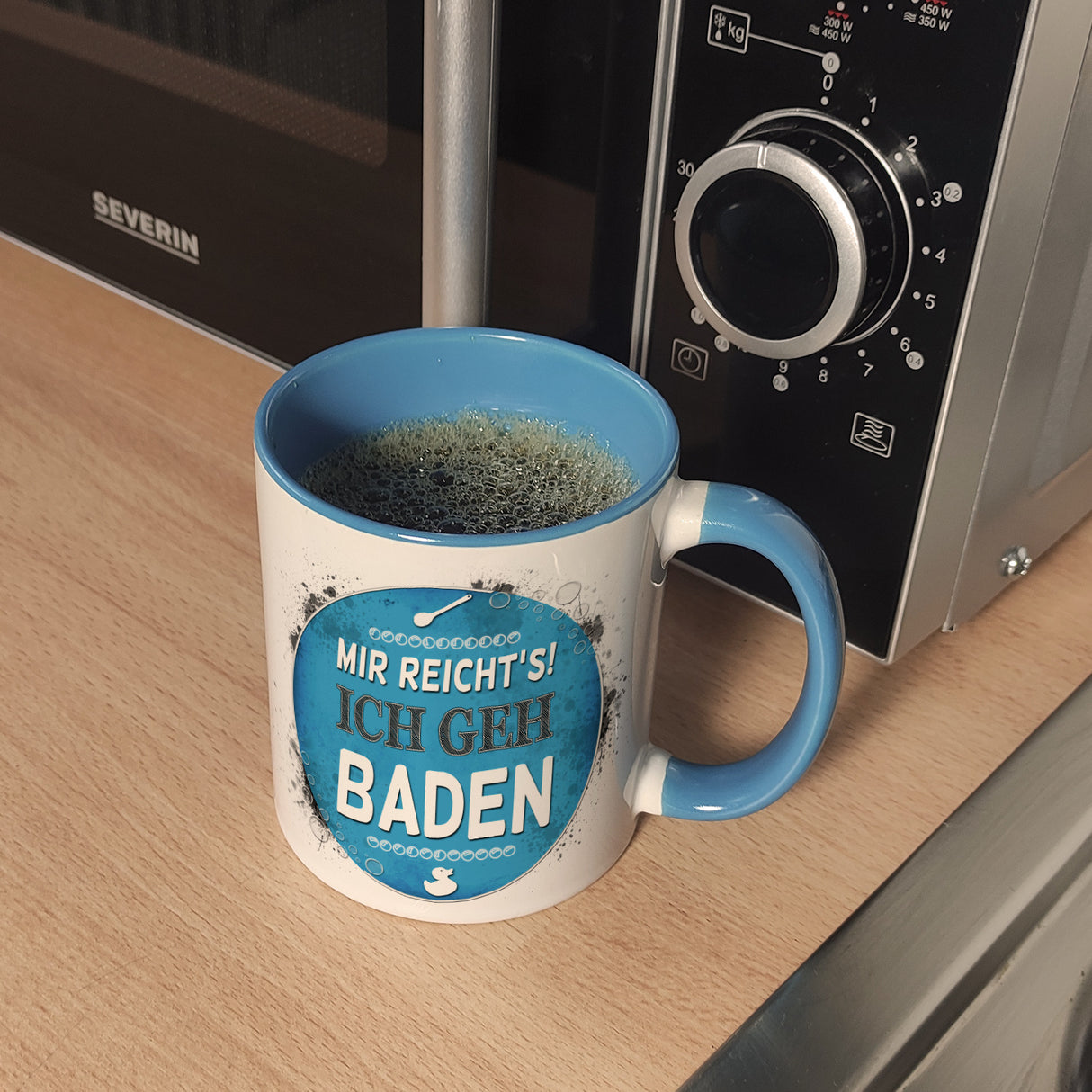 Kaffeebecher mit Spruch: Mir reicht's! Ich geh baden