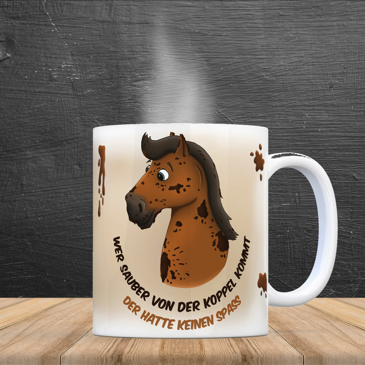 Kaffeebecher mit weißes Pferd Motiv und Spruch: Wer sauber von der Koppel kommt, ...