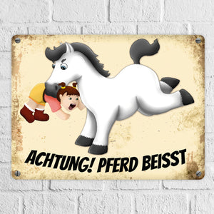 Metallschild mit Pferde Motiv und Spruch: Achtung! Pferd beisst - Warnschild Koppel