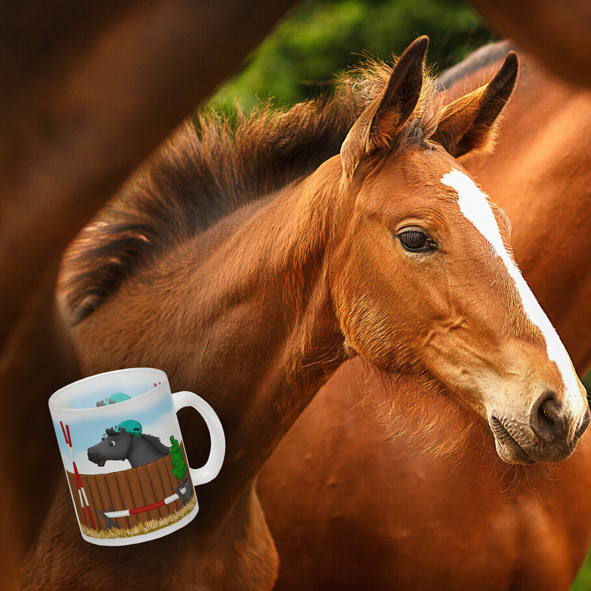 Kaffeebecher mit schwarzes Springpferd Motiv