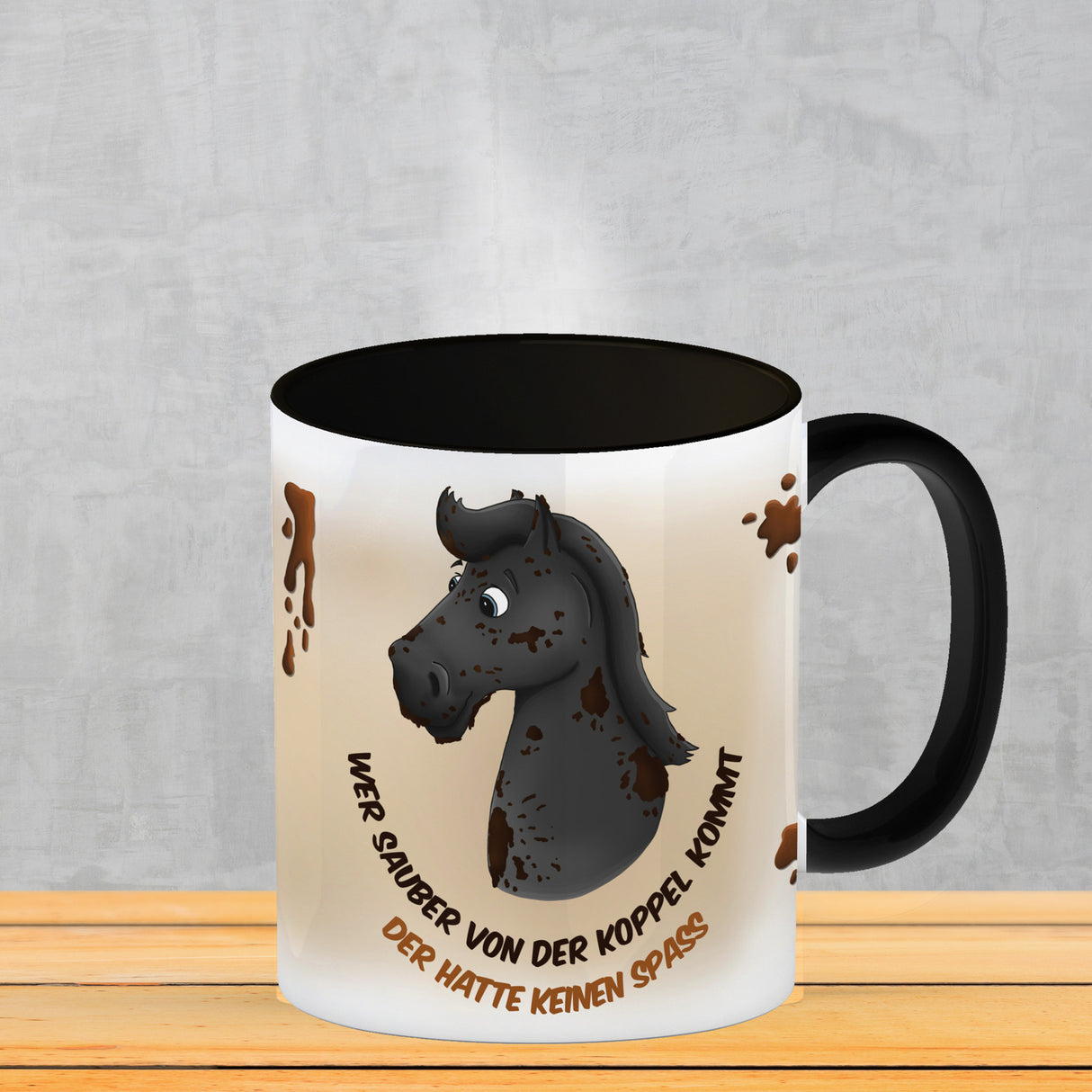 Kaffeebecher mit weißes Pferd Motiv und Spruch: Wer sauber von der Koppel kommt, ...