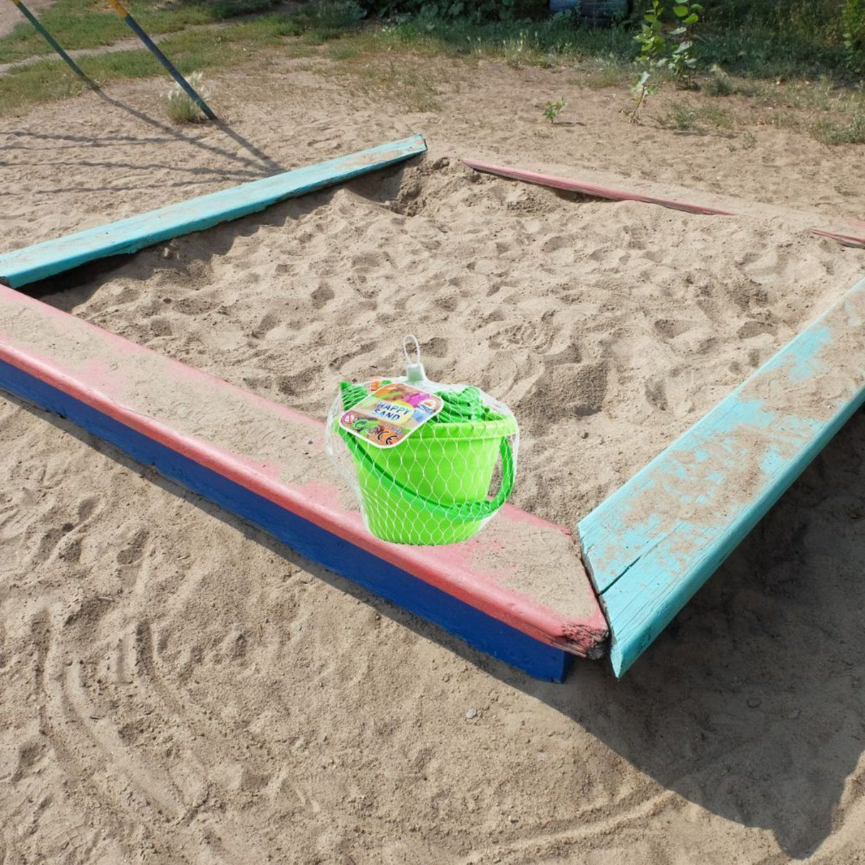 Dinosaurier Sandspielzeug mit Eimer, Werkzeug und 11 Formen