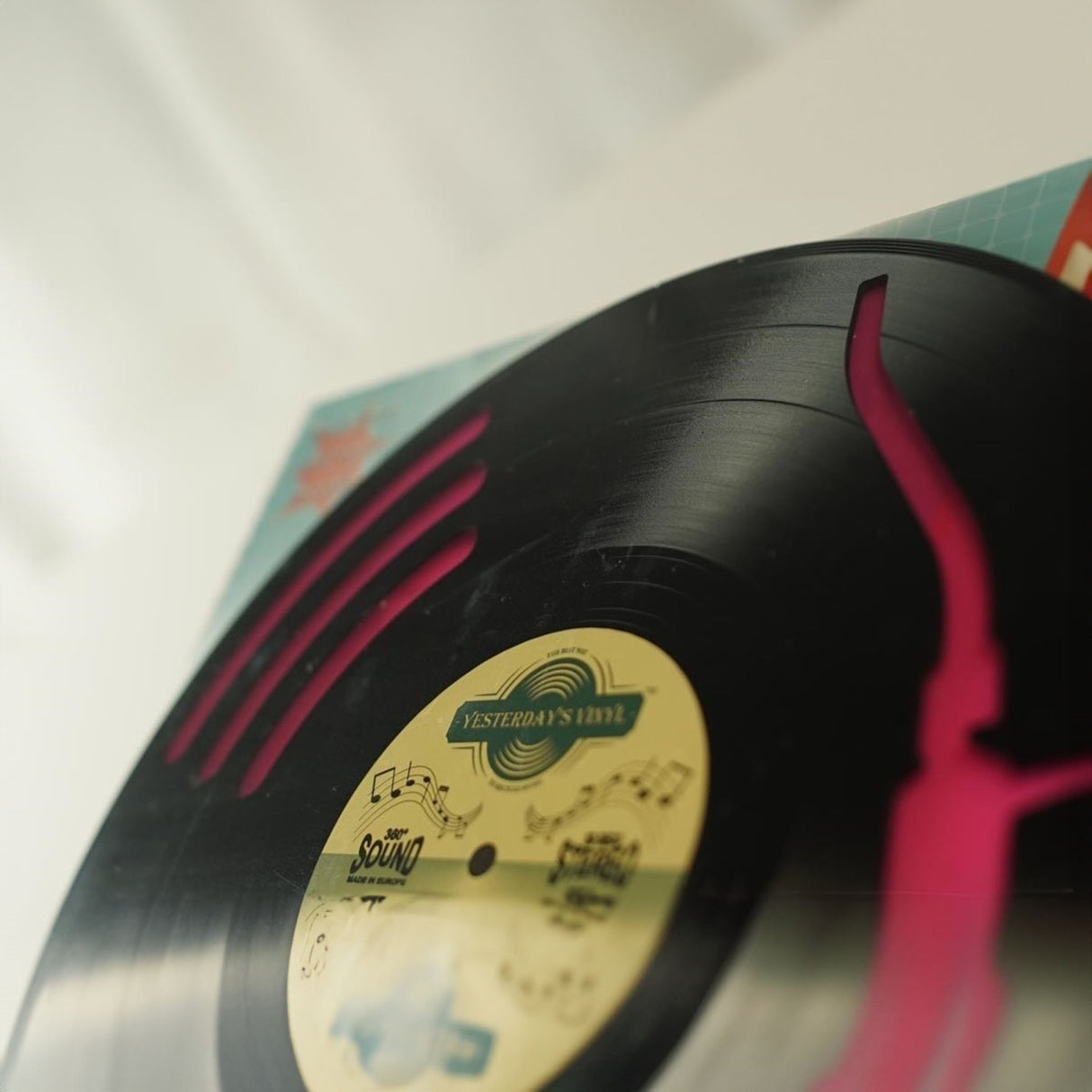 DJ Vinyl Dekoartikel aus einer echten Schallplatte in zufälliger Ausführung