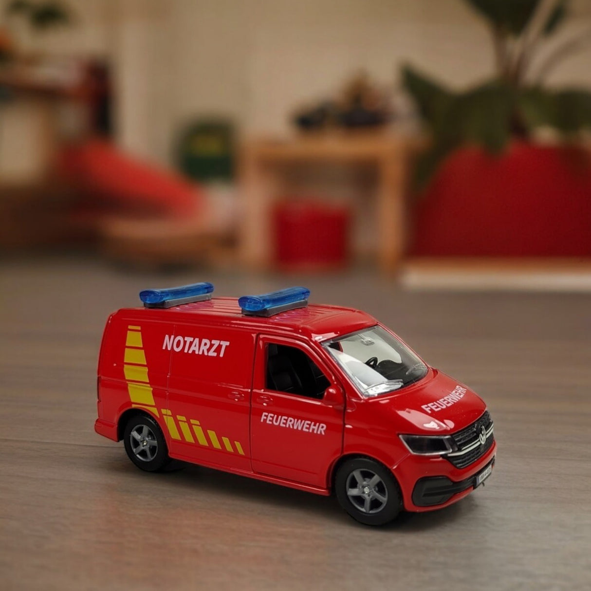 Volkswagen VW Feuerwehr Van mit Anhänger Spielzeug Volkswagen Feuerwehrauto mit Pull Back Motor