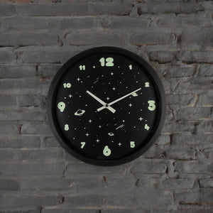 Glow in the Dark Weltraum Wanduhr Kinder Space Uhr für das Kinderzimmer