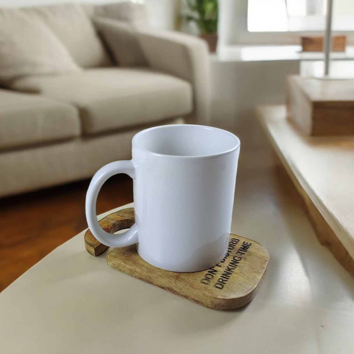 Drinking Time Untersetzer im Design eines Türhängers aus Mangoholz im 4er Set