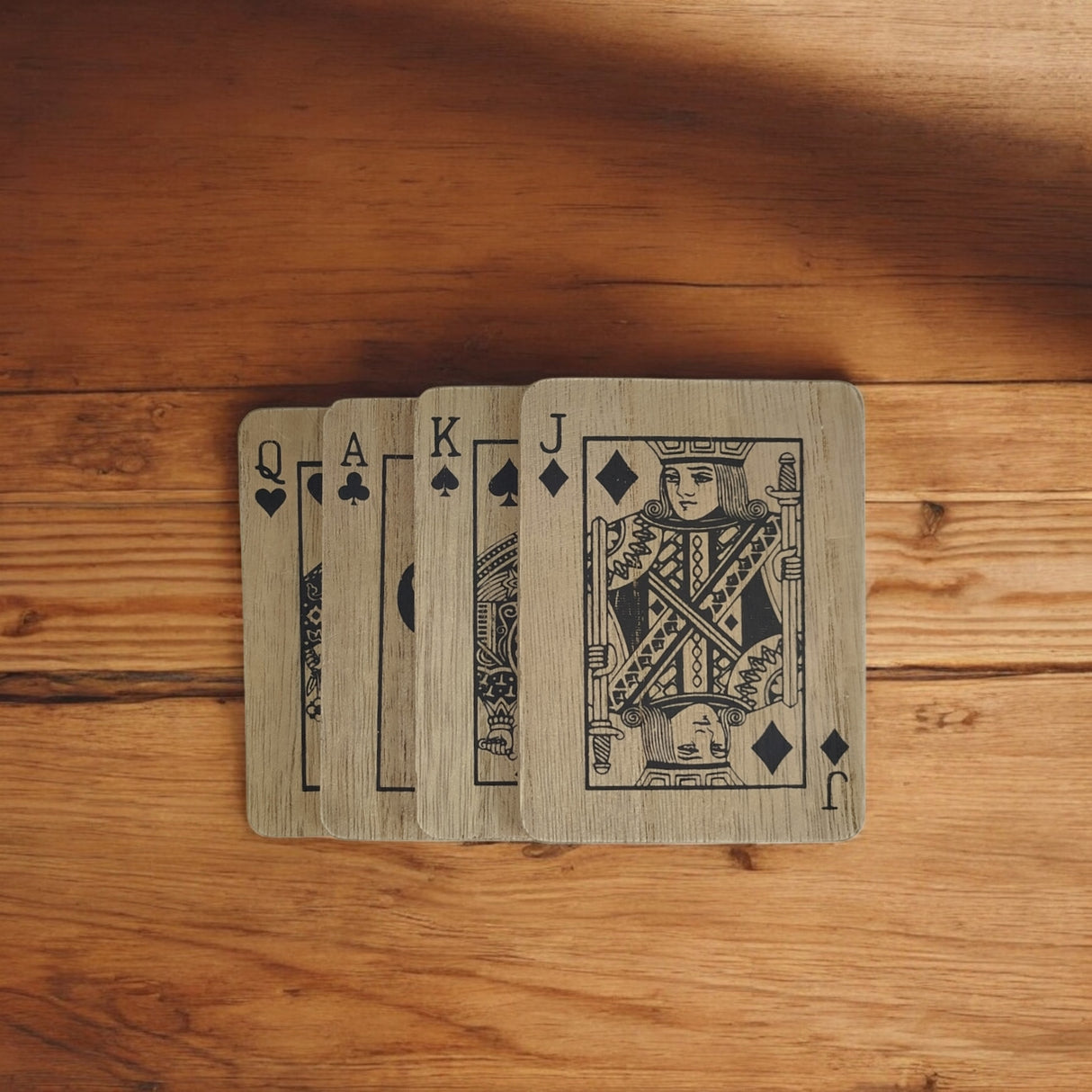 4er Set Kartenspiel Untersetzer aus Holz mit Halterung