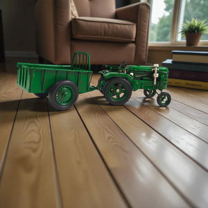 Traktor mit Anhänger Dekoartikel aus Metall in grün