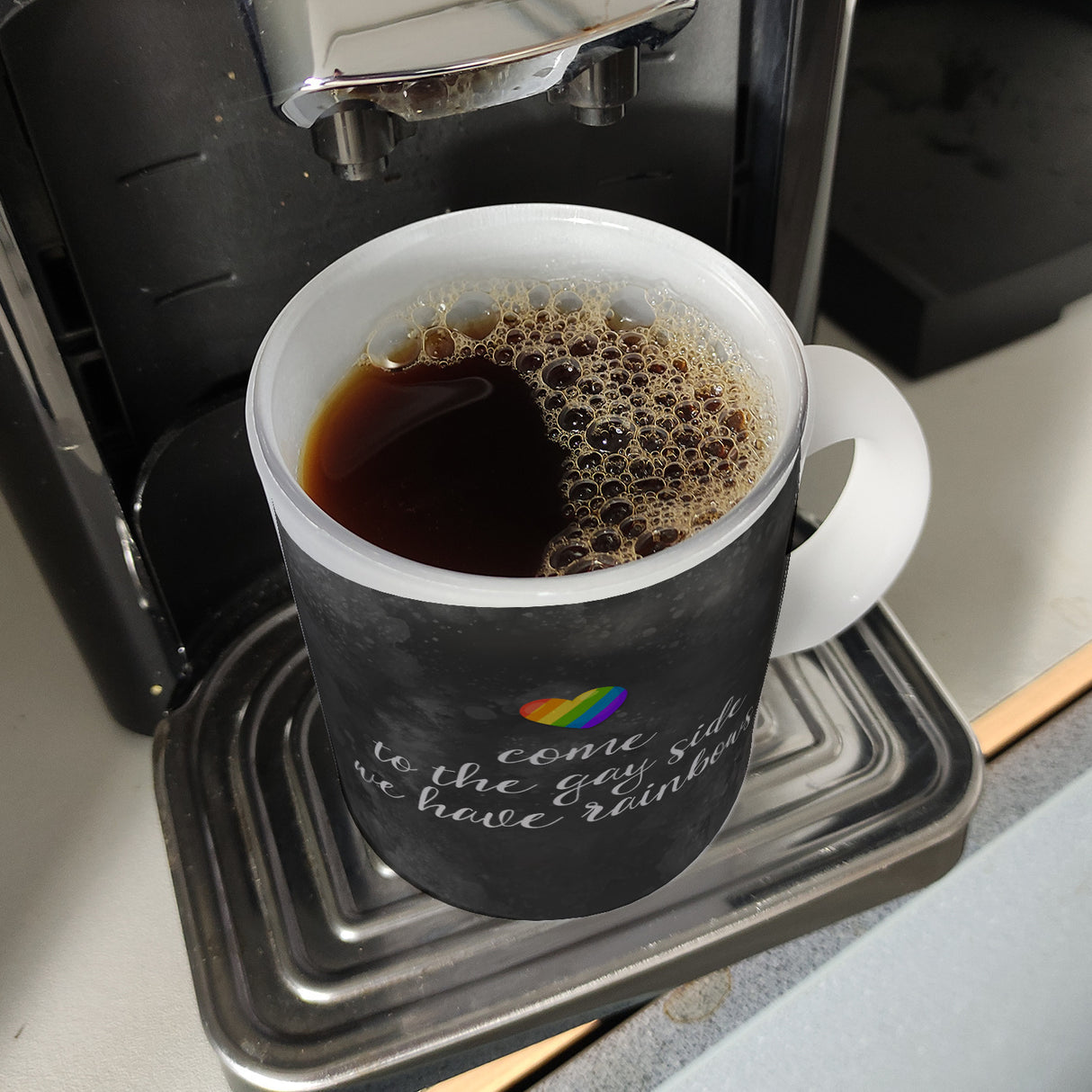 Kaffeebecher mit Spruch: Come to the gay side, we ...