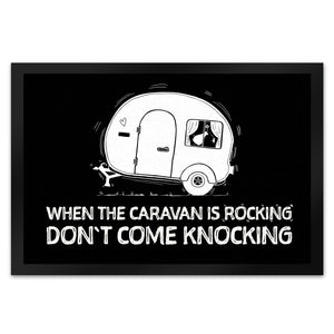 When the caravan is rocking Fußmatte mit Wohnwagen Motiv