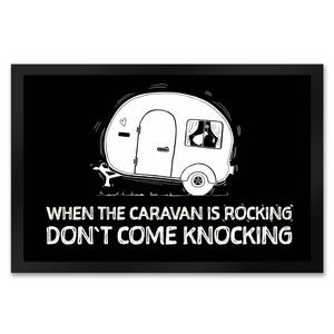When the caravan is rocking Fußmatte mit Wohnwagen Motiv