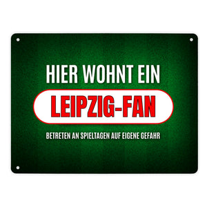 Hier wohnt ein Leipzig-Fan Metallschild mit Rasen Motiv
