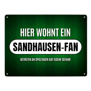 Hier wohnt ein Sandhausen-Fan Metallschild mit Rasen Motiv