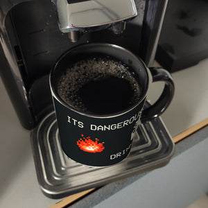 Dangerous to go Alone Kaffeebecher für alle Retro Zocker mit Pixel-Motiv