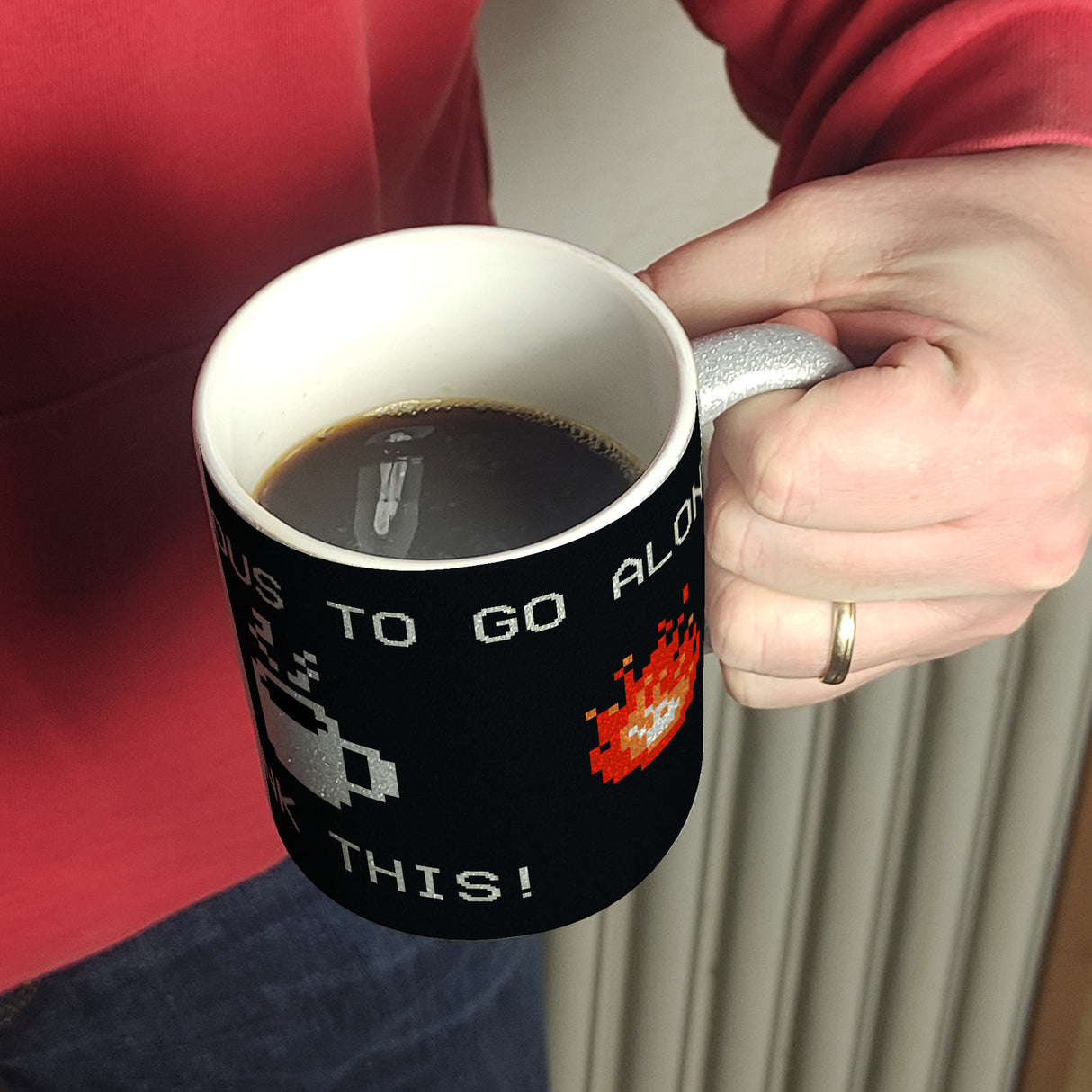Dangerous to go Alone Kaffeebecher für alle Retro Zocker mit Pixel-Motiv
