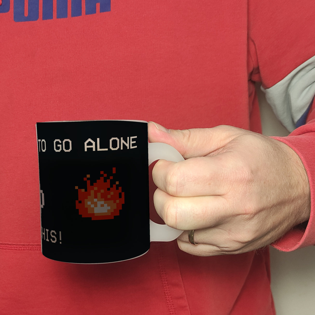 Dangerous to go Alone Kaffeebecher für alle Retro Zocker mit Pixel-Motiv