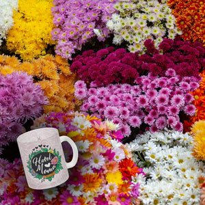 Hotel Mama Tasse mit floralen Mustern und Aufschriften