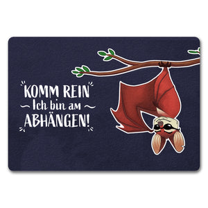 Komm rein ich bin am abhängen Fußmatte mit lustiger Fledermaus