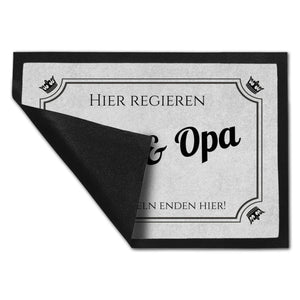 Hier wohnen Opa und Oma Fußmatte - Elternregeln enden hier mit Herz