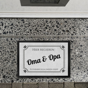 Hier wohnen Opa und Oma Fußmatte - Elternregeln enden hier mit Herz