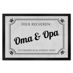 Hier wohnen Opa und Oma Fußmatte - Elternregeln enden hier mit Herz