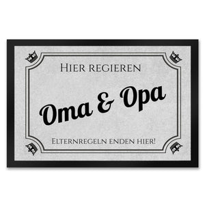 Hier wohnen Opa und Oma Fußmatte - Elternregeln enden hier mit Herz