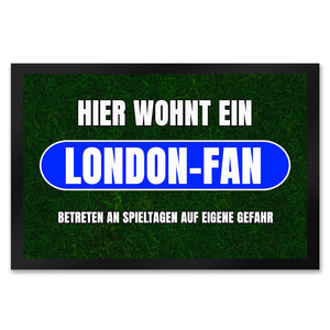 Hier wohnt ein London-Fan Fußmatte in 35x50 cm mit Rasenmotiv